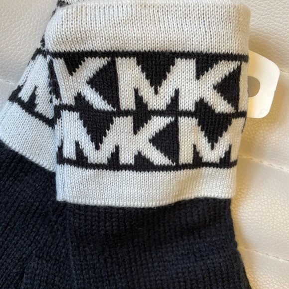 Michael Kors Cream Off White Black Banded MK Logo Monogram Gloves NWT - Picture 6 of 6